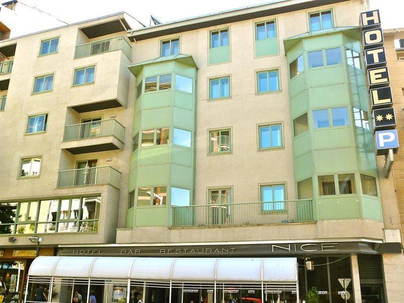 Hotel Nice La Seu d'Urgell Buitenkant foto