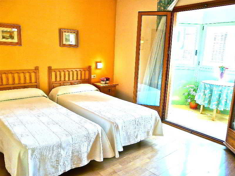 Hotel Nice La Seu d'Urgell Buitenkant foto