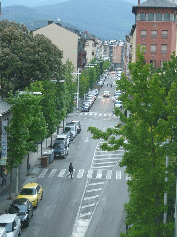 Hotel Nice La Seu d'Urgell Buitenkant foto