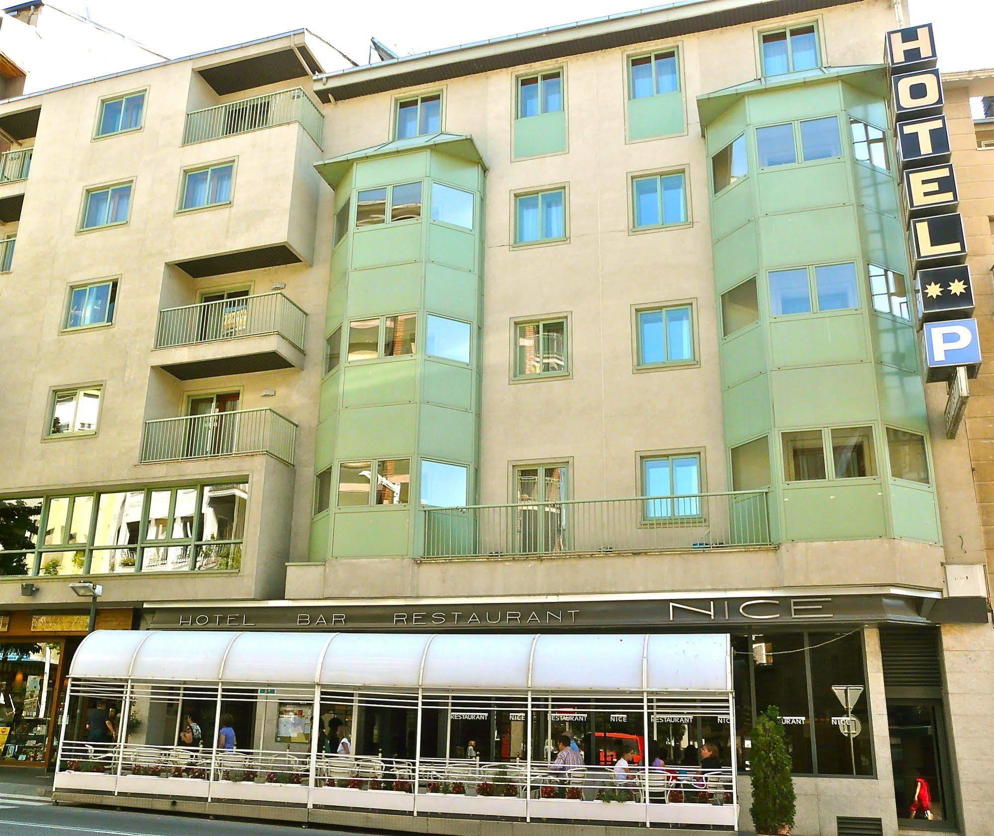 Hotel Nice La Seu d'Urgell Buitenkant foto