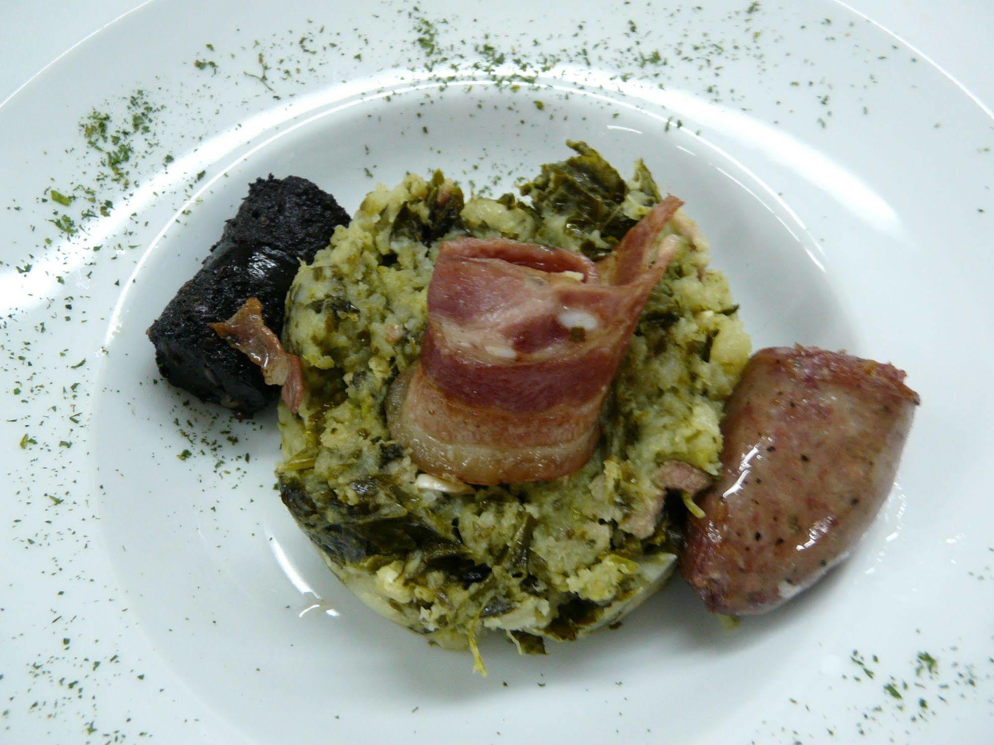 Hotel Nice La Seu d'Urgell Buitenkant foto