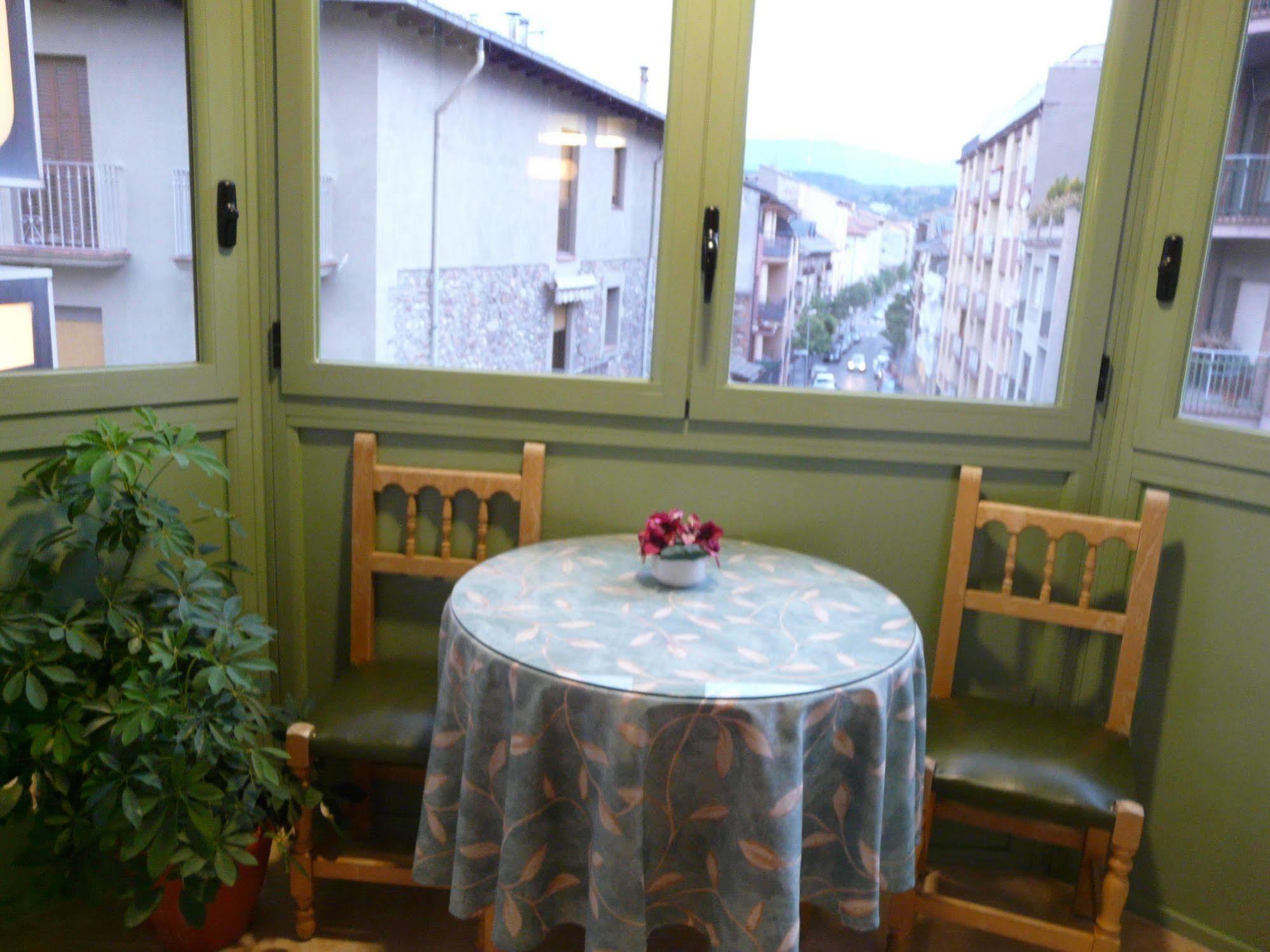 Hotel Nice La Seu d'Urgell Buitenkant foto